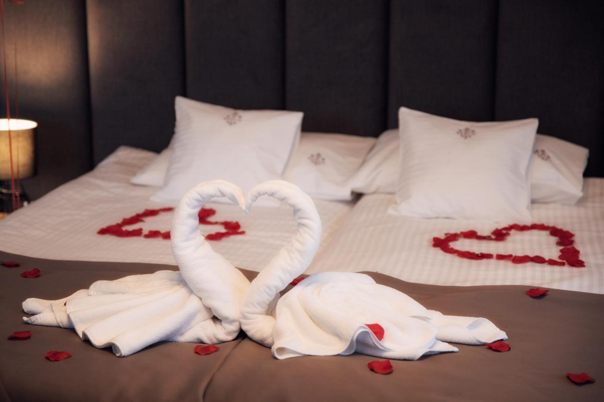Hotel Beskid Balneo Medical Resort & Spa Piwniczna-Zdroj ภายนอก รูปภาพ